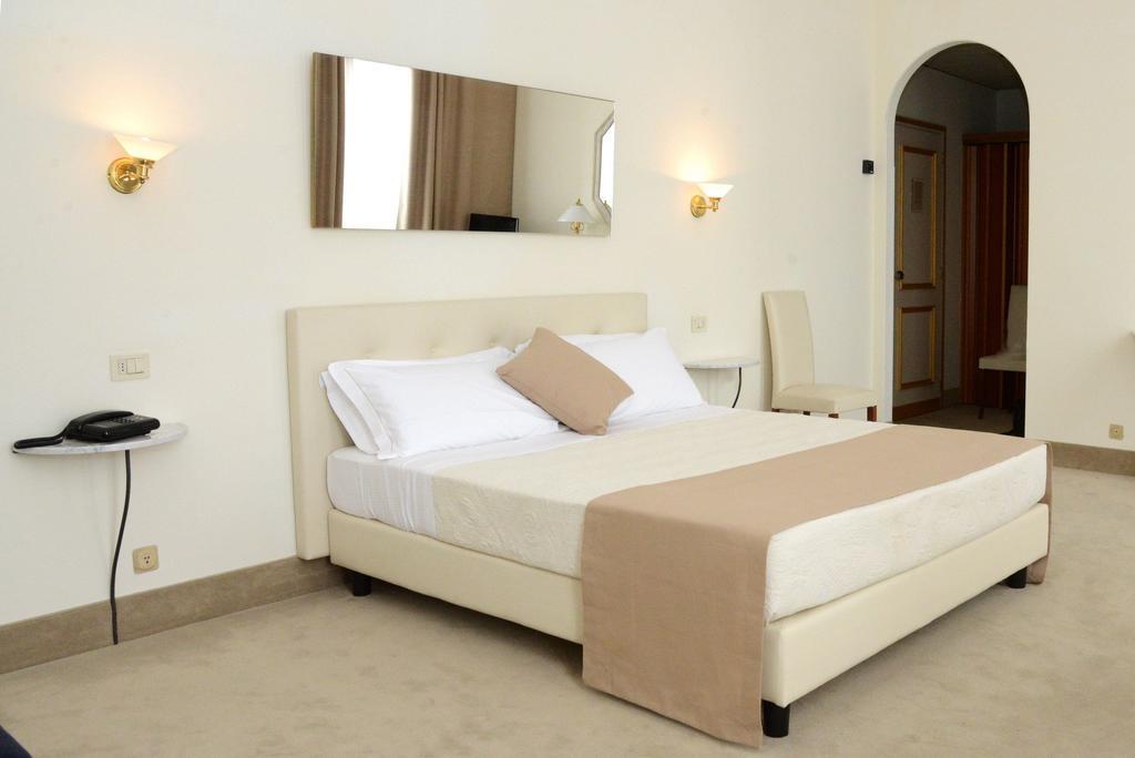 Hotel Ponte Di Rialto Crema Værelse billede