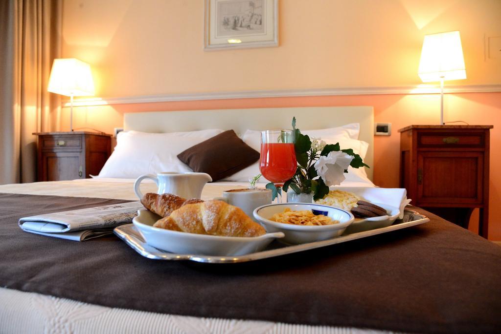 Hotel Ponte Di Rialto Crema Eksteriør billede