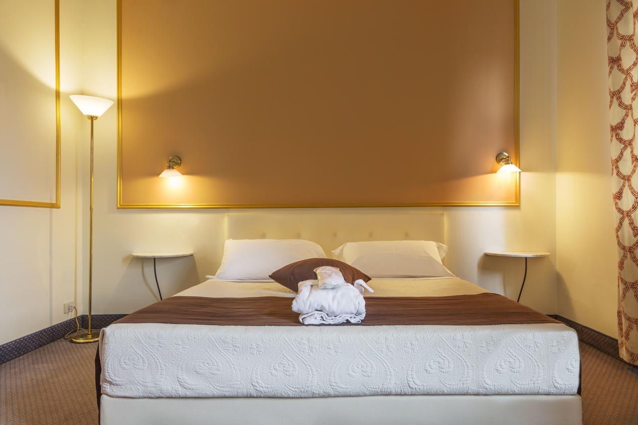 Hotel Ponte Di Rialto Crema Eksteriør billede