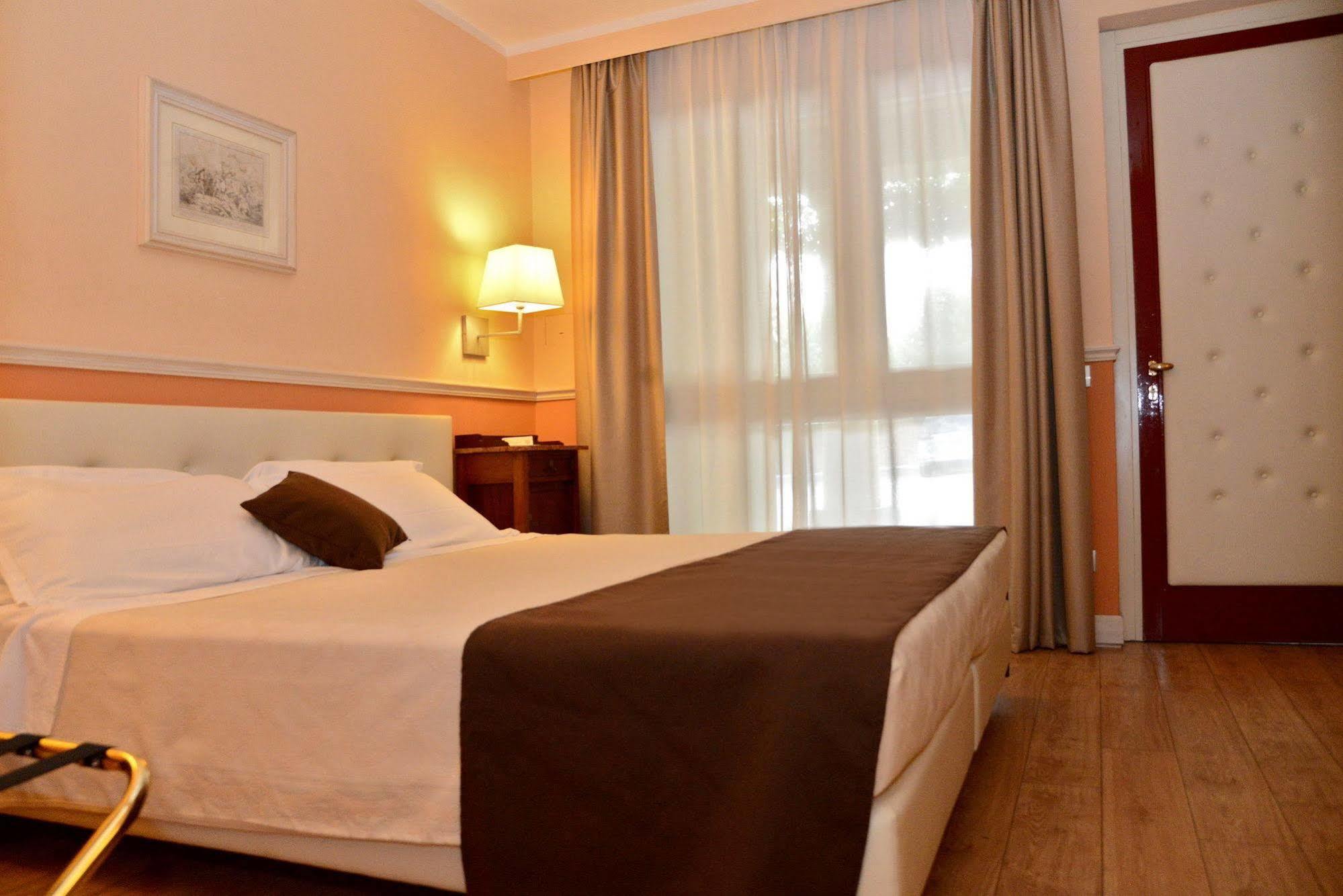 Hotel Ponte Di Rialto Crema Eksteriør billede